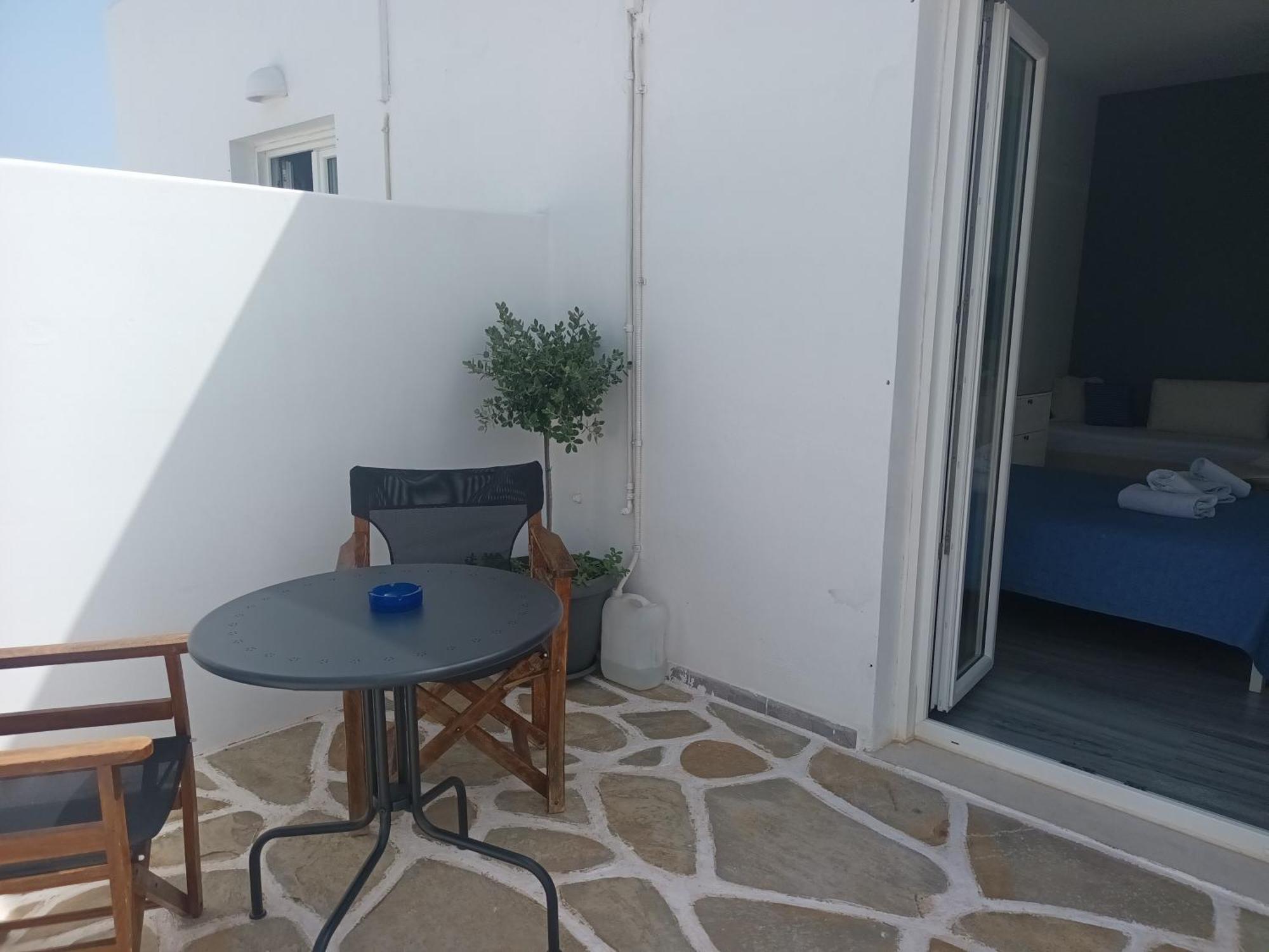 Athina'S Blue Studios Náousa Buitenkant foto