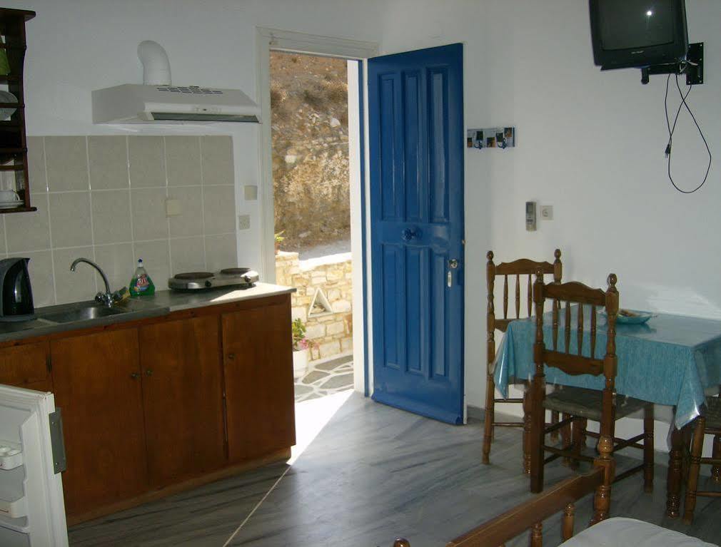 Athina'S Blue Studios Náousa Buitenkant foto